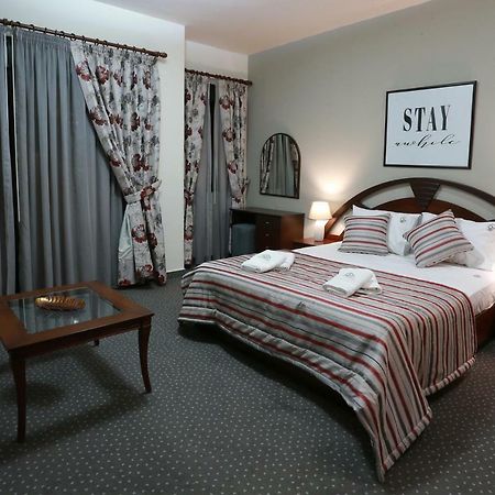 Nine Seven Hotel Adma wa Dafneh Kültér fotó