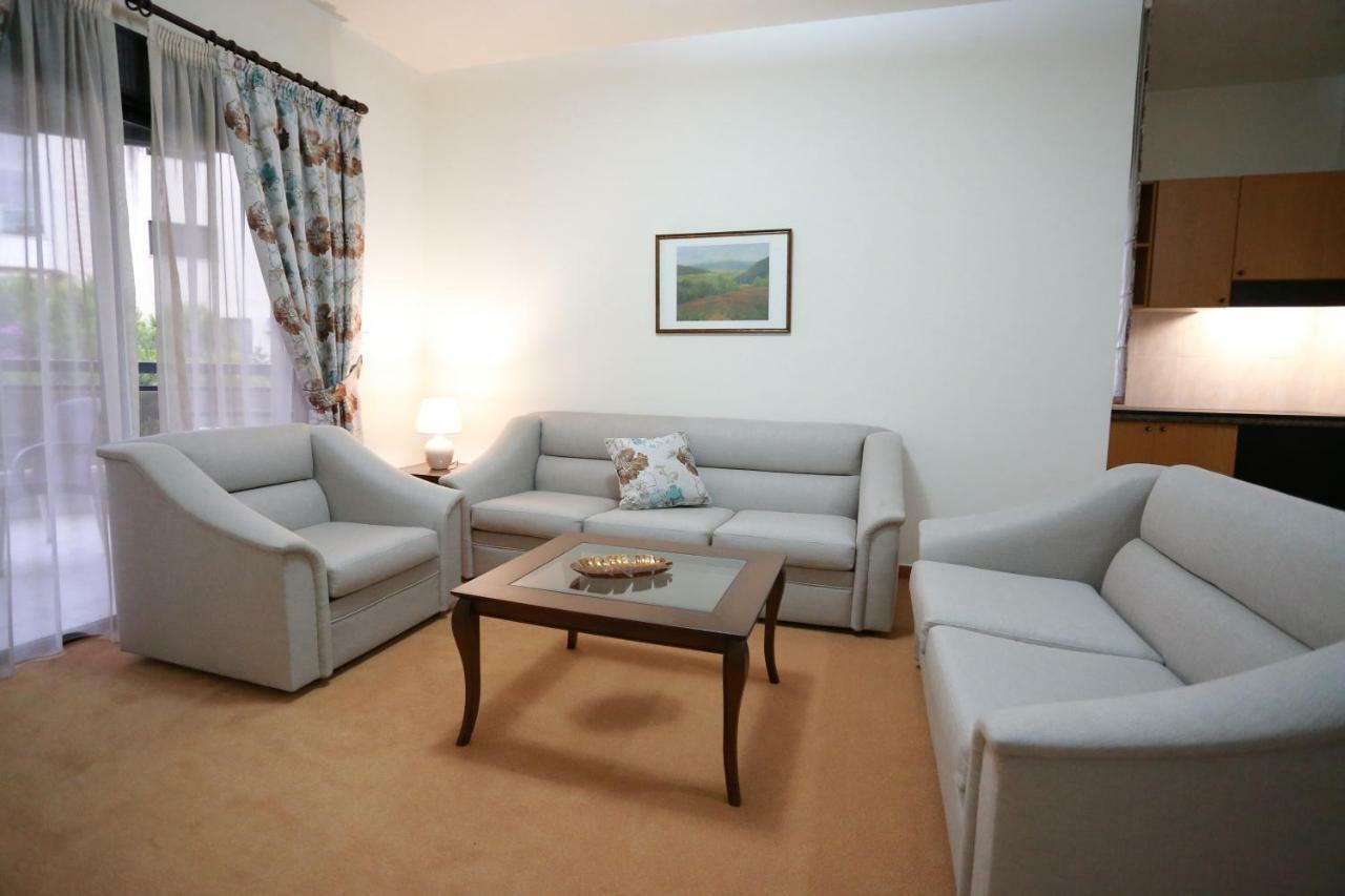 Nine Seven Hotel Adma wa Dafneh Kültér fotó